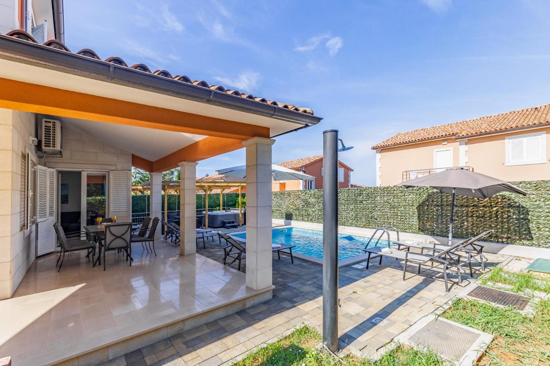 Villas Lotus With Pool And Jacuzzi Pula Luaran gambar